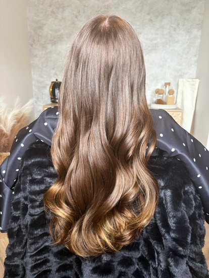 Long, flowing hair with nano extensions.